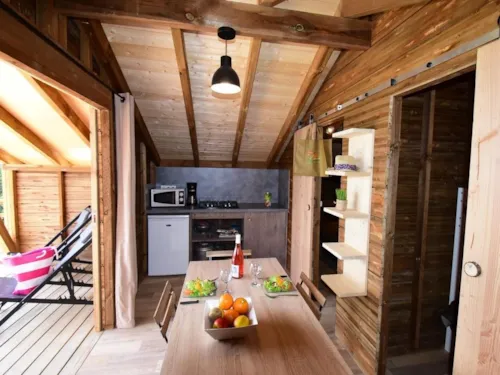 Mietunterkunft - Zelt Lodge 2 Zimmer ** - Quartier Bellevue - image n°7 - YELLOH! VILLAGE - LE COUSPEAU