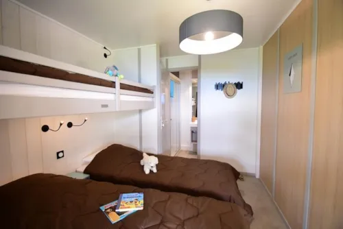 Huuraccommodatie(s) - Chalet Signal 2 Slaapkamers 2 Badkamers Premium Airconditioning + Jacuzzi - image n°5 - YELLOH! VILLAGE - LE COUSPEAU