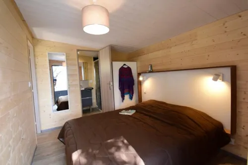 Mietunterkunft - Chalet Veyou 3 Zimmer 2 Badezimmer Premium Klimaanlage + Spa - image n°3 - YELLOH! VILLAGE - LE COUSPEAU