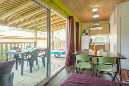 Accommodation - Chalet Pomerolle 2 Bedrooms (Air-Conditioning) **** - Quartier Bellevue - image n°9 - YELLOH! VILLAGE - LE COUSPEAU