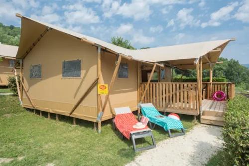 Mietunterkunft - Zelt Glamping 2 Zimmer (Klimaanlage) **** - Quartier Roche Colombe - image n°6 - YELLOH! VILLAGE - LE COUSPEAU