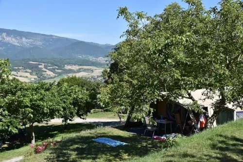 Emplacement - Forfait ** - Bellevue - image n°2 - YELLOH! VILLAGE - LE COUSPEAU