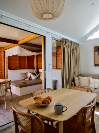 Villa Lounge (D) — 3