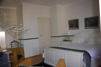 Zimmer - Chambre Blanche - Château Camping La Grange Fort