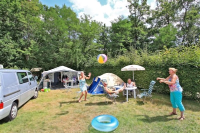 Grand Confort Pitch - Electricity 16 A - Water - Drainage point -