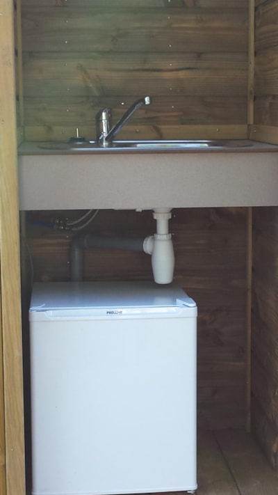 Pitch Premium with individual toilet block - Electricity 16 A - Water - Drainage point -