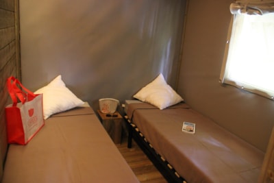 Lake Lodge- 2 bedrooms - 1 bathroom