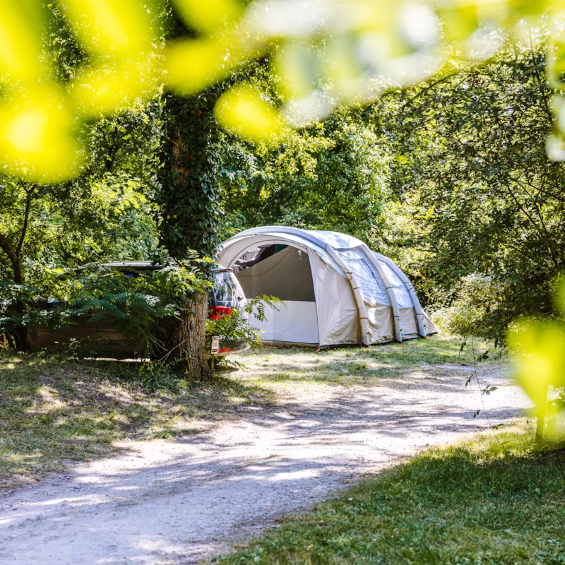 Emplacement Grand Confort - Electricité 16 A - Eau - Evacuation -