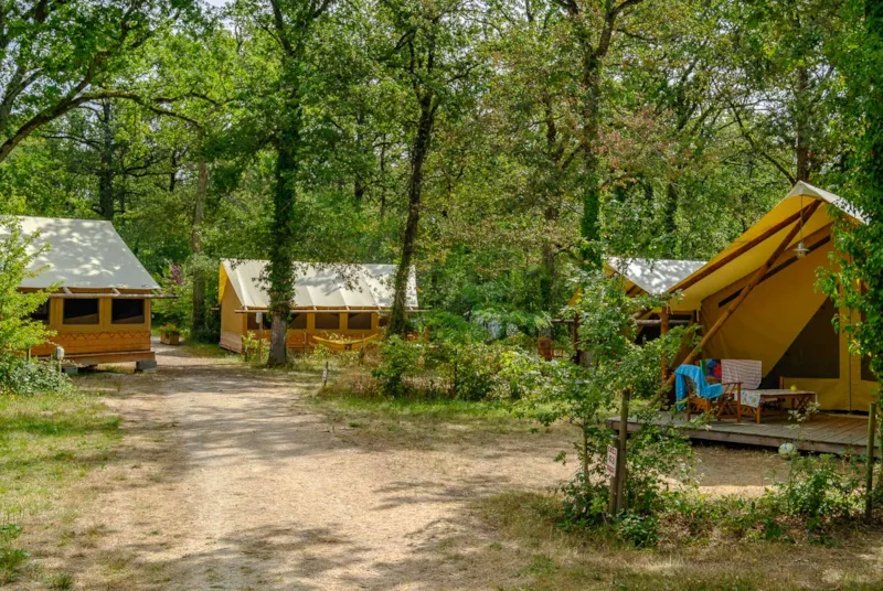 Lodge Canadienne - 2 Chambres - Sans Sanitaires