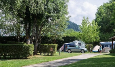 Standard Pitch (tent, caravan, motorhome) + vehicle without electricity