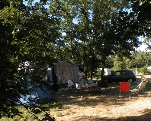 Pitch - Nature Pitch (Place 100M ² : 1 Tent Or 1 Caravan + 1 Car Or 1 Motorhome) - image n°8 - Camping Bel'époque du Pilat