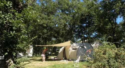 Pitch - Nature Pitch (Place 100M ² : 1 Tent Or 1 Caravan + 1 Car Or 1 Motorhome) - image n°4 - Camping Bel'époque du Pilat