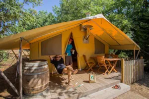 Locatif - TENT WINE LODGE with cozy comfort for evenings around a wood stove - Camping Bel'époque du Pilat
