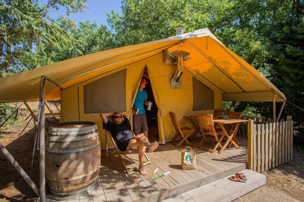 TENT WINE LODGE with cozy comfort for evenings around a wood stove