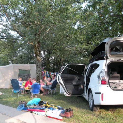 Pitch - Nature Pitch (Place 100M ² : 1 Tent Or 1 Caravan + 1 Car Or 1 Motorhome) - image n°7 - Camping Bel'époque du Pilat