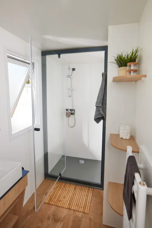 Accommodation - Ciela Confort Mobile Home - 2 Bedrooms - Lake View - image n°8 - Camping Le Lac Bleu