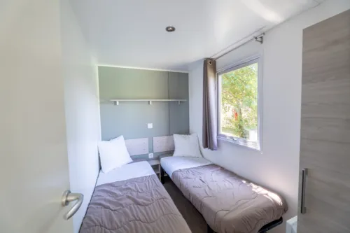 Accommodation - Ciela Confort Mobile Home - 2 Bedrooms - Spa - Lake View - image n°6 - Camping Le Lac Bleu
