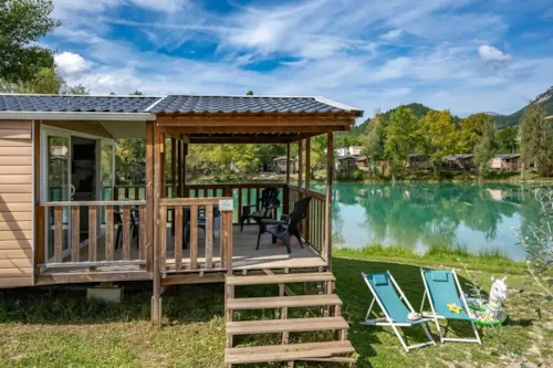 Accommodation - Ciela Confort Bay Mobile Home - 2 Bedrooms - Lake View - image n°3 - Camping Le Lac Bleu