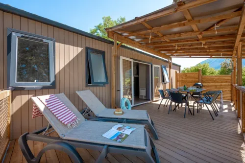 Accommodation - New - Mobil Home Ciela Privilège - 4 Bedrooms - 2 Bathrooms - Dishwasher, Barbecue - image n°2 - Camping Le Lac Bleu