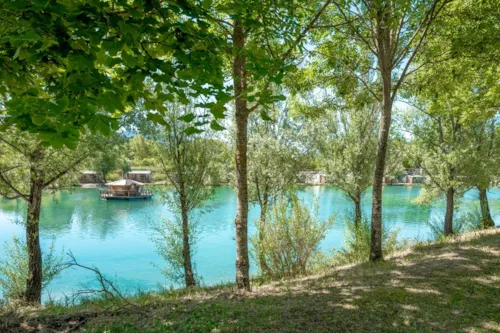 Accommodation - Ciela Confort Mobile Home - 2 Bedrooms - 2 Bathrooms - Lake View - image n°4 - Camping Le Lac Bleu