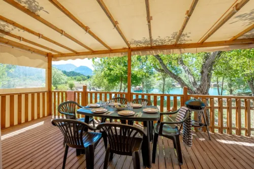 Accommodation - Ciela Confort Mobile Home - 2 Bedrooms - 2 Bathrooms - Lake View - image n°2 - Camping Le Lac Bleu