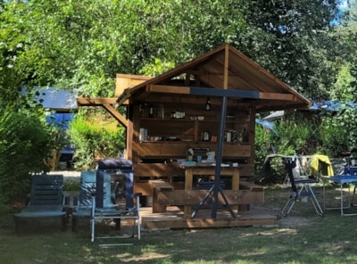 PRIVILEGE package pitch with sanitary facilities and dining area, kitchen - Saturday