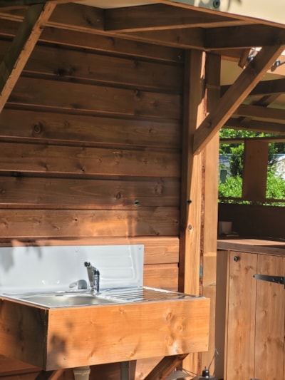 PRIVILEGE package pitch with sanitary facilities and dining area, kitchen - Saturday