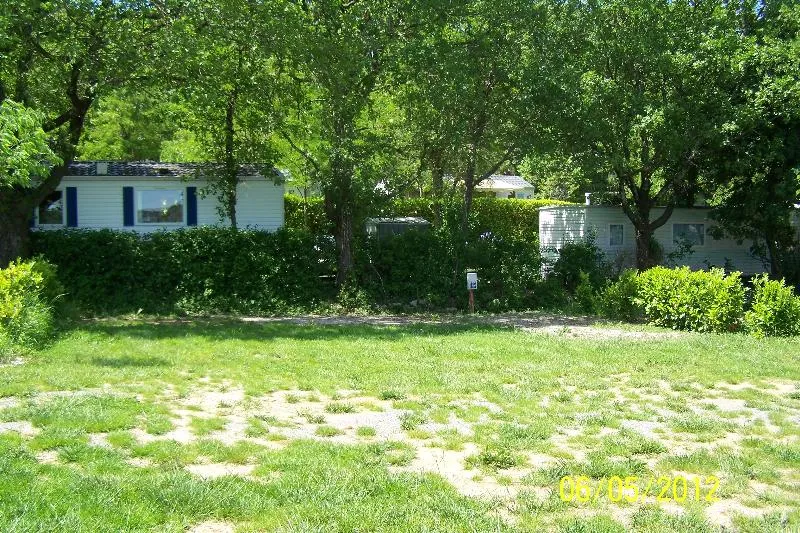 Emplacement Large (>=90 M²), Voiture + Électricité (10A)
