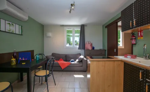 Mietunterkunft - Klimatisiertes Kleine Haus - image n°3 - Domaine des Chênes