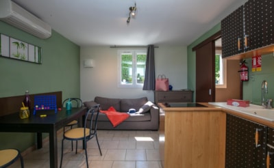 Air-conditioned Cottage - Saturday to Saturday - July/August