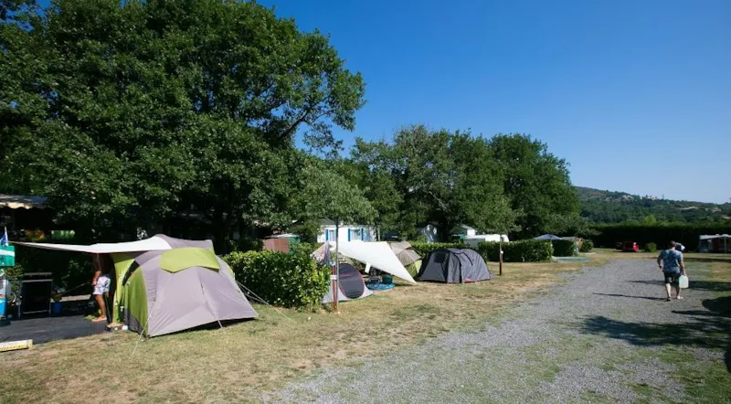 Emplacement Large (>=90 M²), Voiture + Électricité (10A)