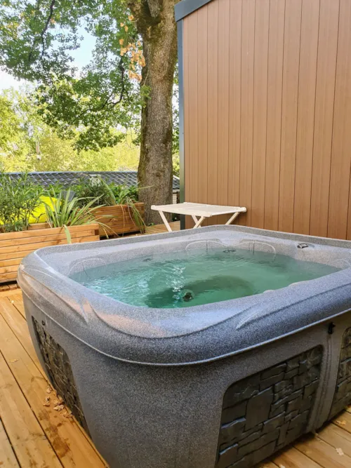 Accommodation - Air-Conditioned Mobil-Home Taos Tribe Spa - image n°5 - Domaine des Chênes