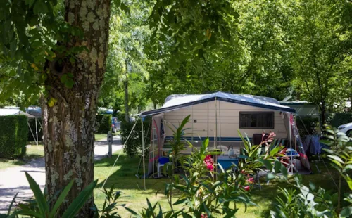 Kampeerplaats(en) - Standplaats - 80/100M² - Elektriciteit (16A) - image n°1 - Camping Les Coudoulets