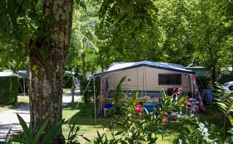 Emplacement Standard - 80/100M²- Electricité (16 A)