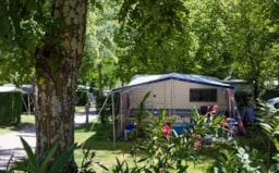 Kampeerplaats(en) - Standplaats - 80/100M² - Elektriciteit (16A) - Camping Les Coudoulets