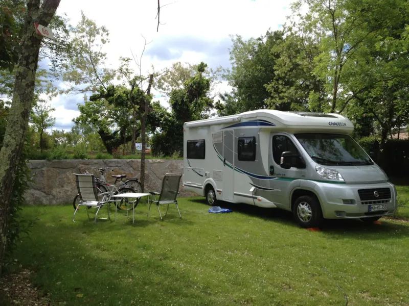 Emplacement Standard - 80/100M²- Electricité (16 A)