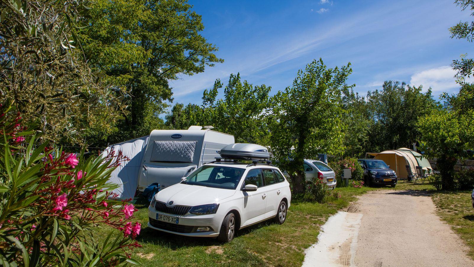 Pitch - Camping Pitches With Private Bathroom - Camping Les Coudoulets
