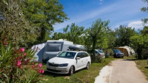 Emplacement - Standplaats - 100m² - privé sanitair ligt 20m veder - Camping Les Coudoulets
