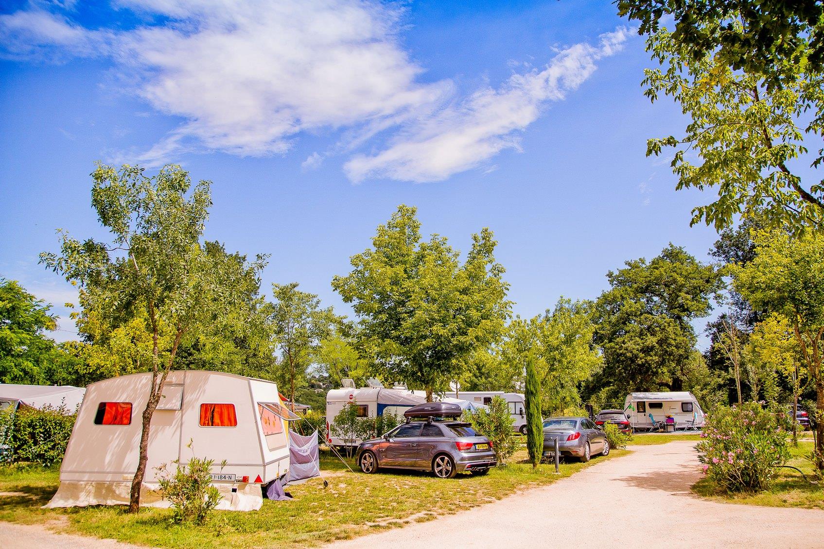 Pitch - Pitch - 100M² With Water, Wastewater Disposal And Electricity ( 16 A ) - Camping Les Coudoulets