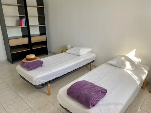 Accommodation - Premium Villa - Air-Conditioned - Large Private Covered Swimming Pool - 3 Bedrooms - 2 Bathrooms  Wc - image n°6 - Camping Les Coudoulets