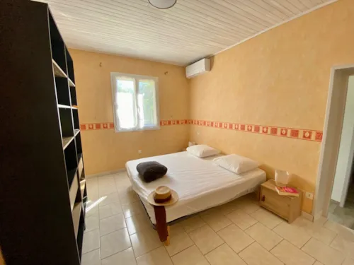 Accommodation - Premium Villa - Air-Conditioned - Large Private Covered Swimming Pool - 3 Bedrooms - 2 Bathrooms  Wc - image n°8 - Camping Les Coudoulets