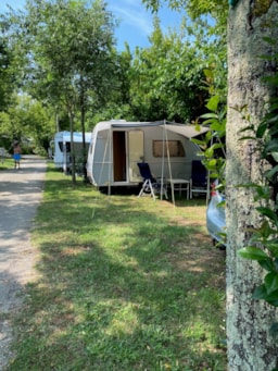 Parcela - Small Pitch - Rando - Cyclo - Combi - Camping Les Coudoulets