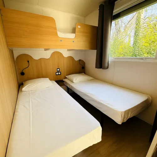 Accommodation - Mobile Home Jasmin - Covered Terrace - Air Conditioning - image n°4 - Camping Les Coudoulets