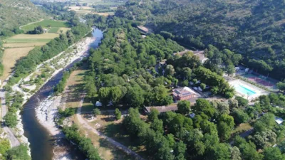 Camping Domaine Arleblanc - Auvergne-Rhône-Alpes