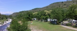 Kampeerplaats(en) - Extra Grote Stanplaats Aan De Rivier 150M2 - Camping Domaine Arleblanc