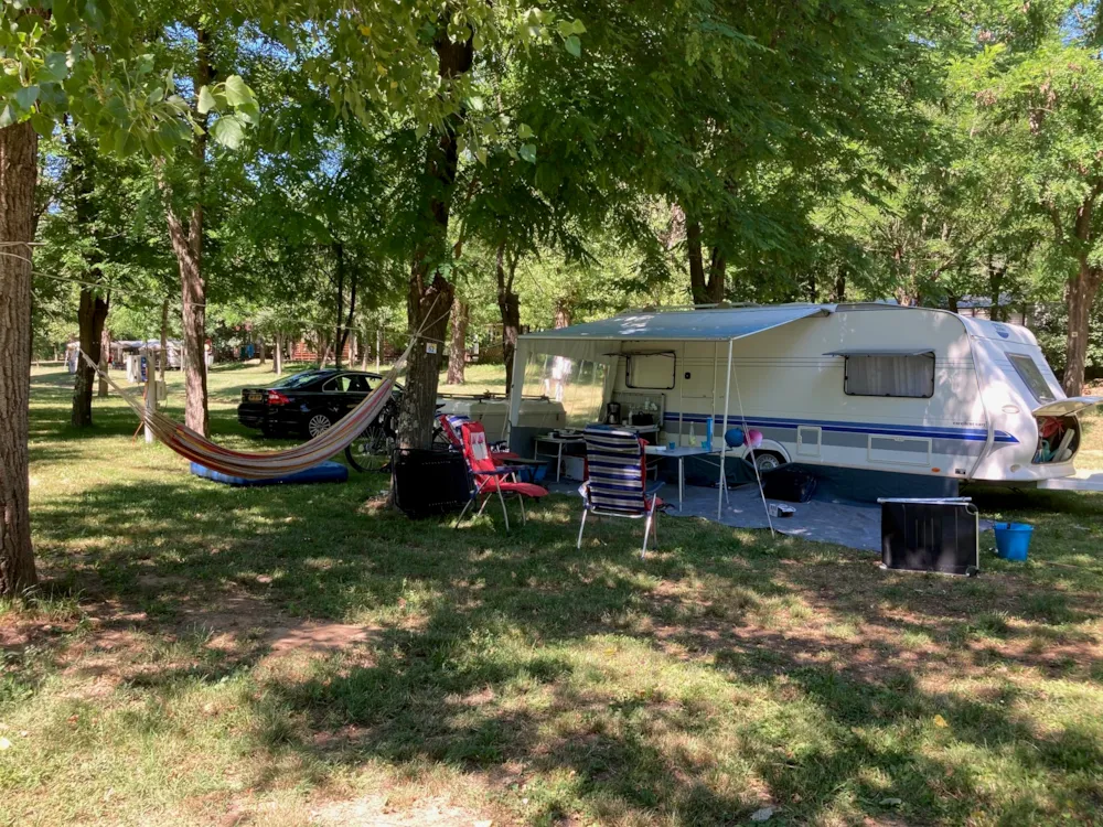 Emplacement - Emplacement Standard 100 M2 2 Personnes + Electricité + Voiture - Camping Domaine Arleblanc