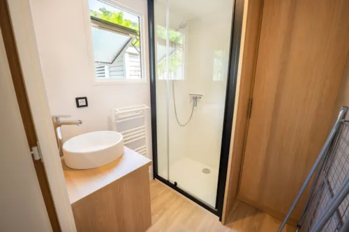 Accommodation - 2 Bedroom Mobile Home - Signature Collection - image n°6 - Camping Domaine Arleblanc