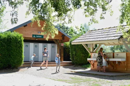 Stellplatz - Komfort Pauschale Camping Stellplatz - image n°3 - Huttopia Bourg Saint-Maurice