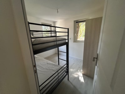 apartment 4 people