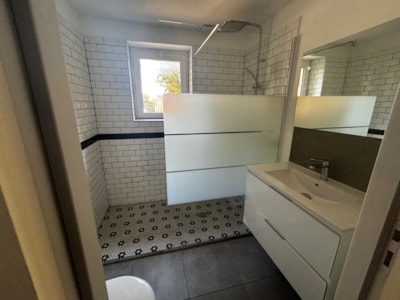 apartment 4 people